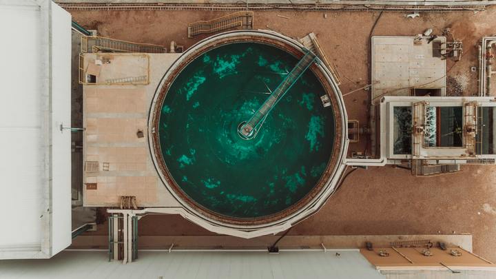 Water recycle using Clearfox container colutions